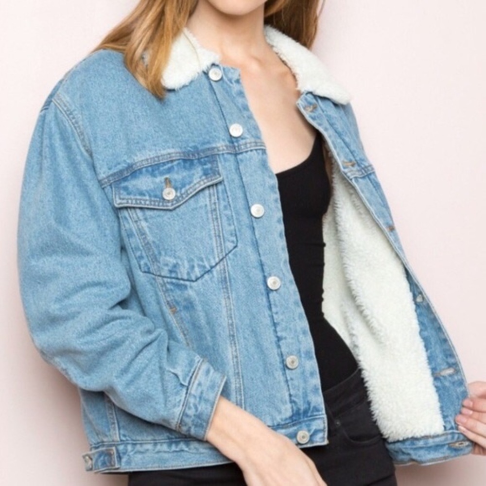BRANDY MELVILLE DENIM SHERPA LINED JACKET